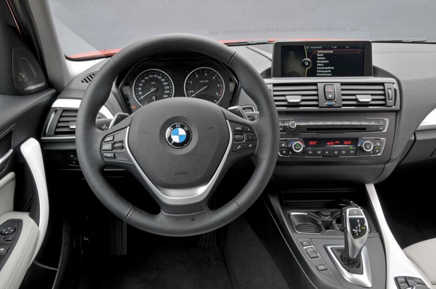  BMW 1-Series Urban Line 2012 года  (фото 31 из 82)
